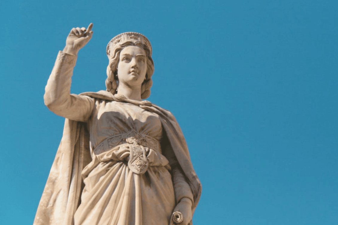 Oristano, statua di Eleonora d'Arborea - immagine di repertorio